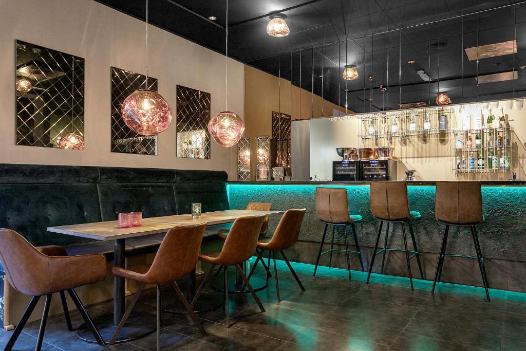 Bar/lounge
