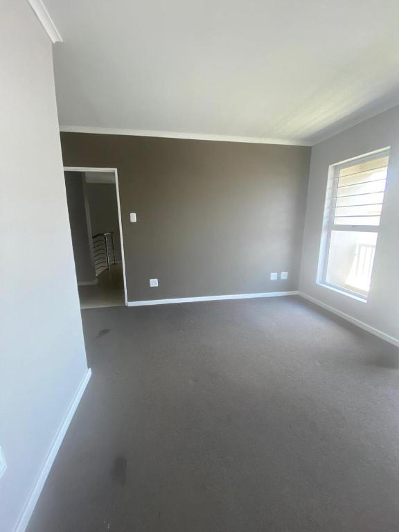 Ore Private property, Midrand