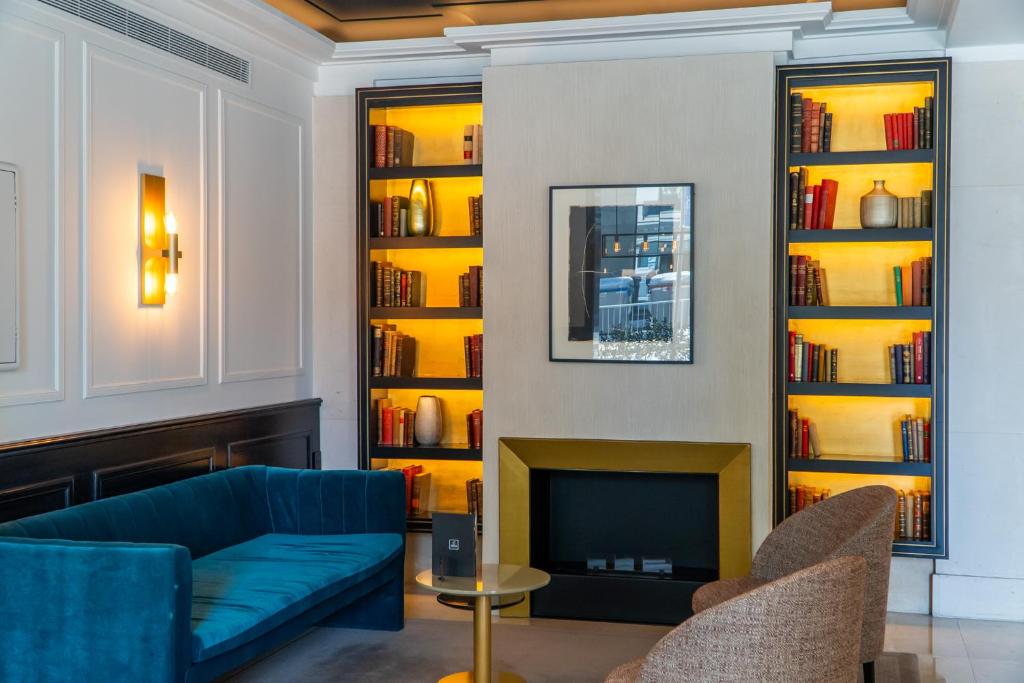 Hotel Balmoral — Hotel rooms in Barcelona, Catalonia