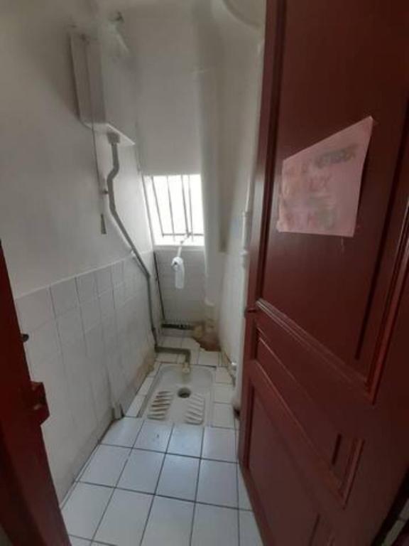Backpacker room with an Eiffel Tower view near St Germain des Prés - 5
