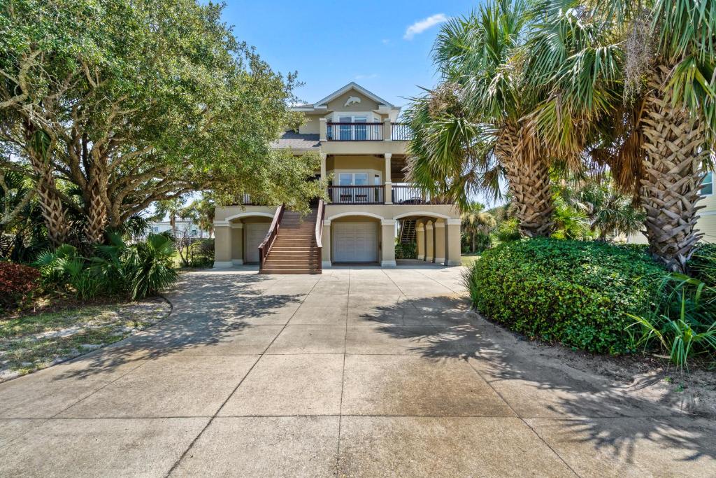 Latitude Adjustment, Gulf Breeze