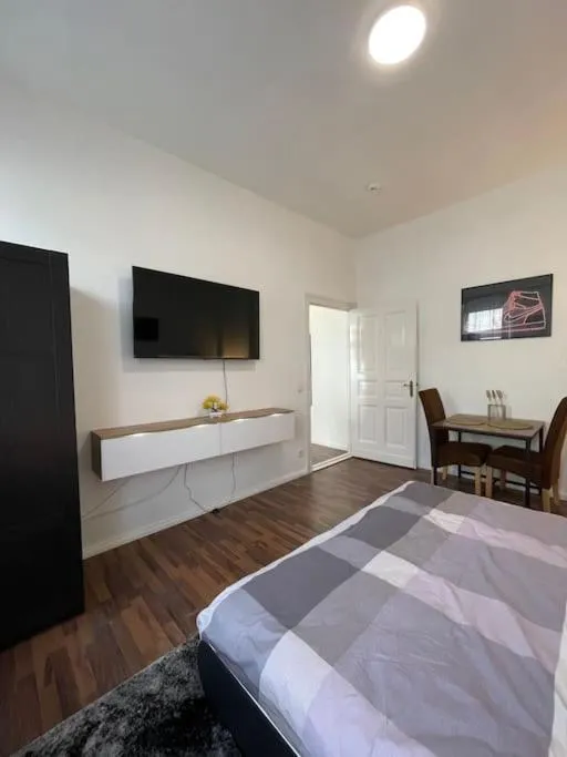 Schönes Apartment mitten in Berlin, Hotel in Berlin
