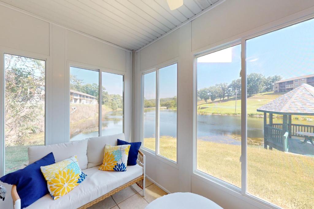 Embark to the Ozarks, Branson