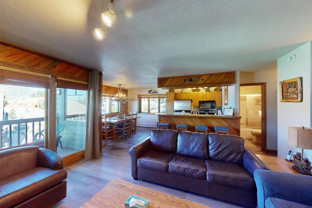 Phoenix 219, Steamboat Springs