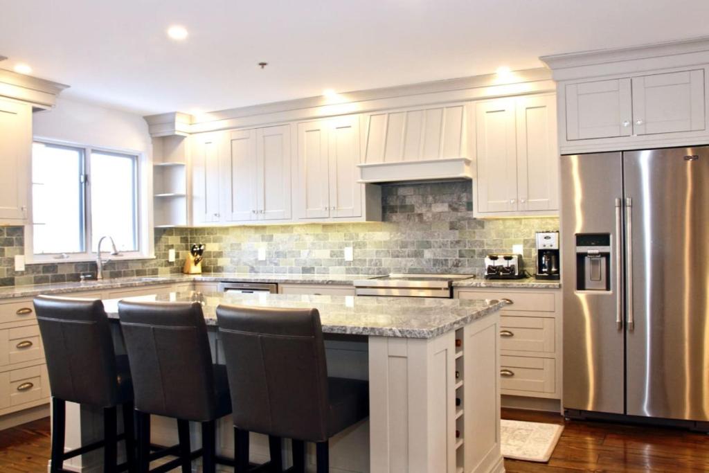 Stratton Village Square, Stratton