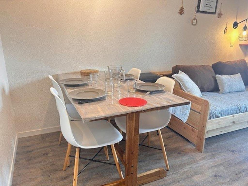 Studio cabine 5 pers à Risoul, pied des pistes et proche navette - FR-1-330-582 - 2