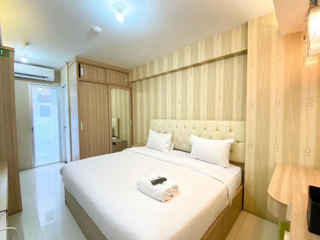 Cozy and Comfy Studio at Bassura City Apartment By Travelio, Jakarta