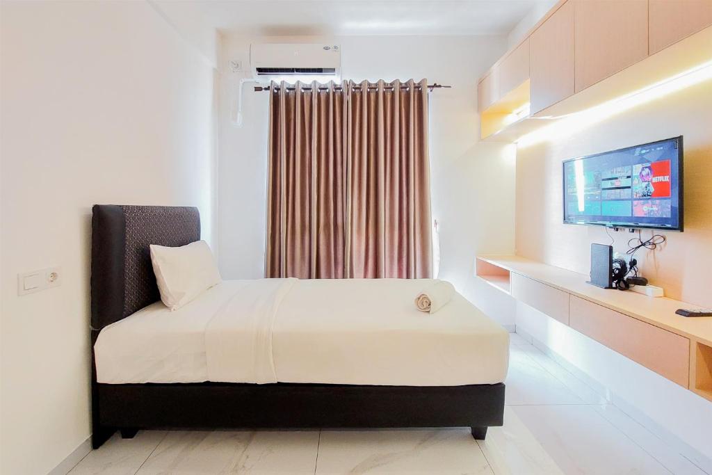 Relaxing Studio at Sky House Alam Sutera Apartment By Travelio, Tangerang