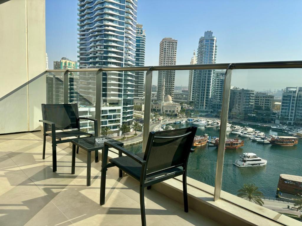 Sparkle Tower Panoramic Marina View 1BR, Dubai