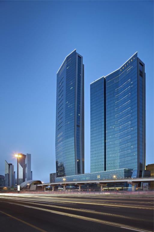 Hotel Exterior Image