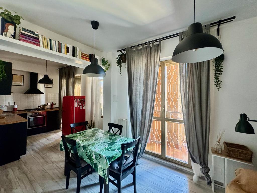 Cozy Apartment with Metro Link to the Colosseum - 5