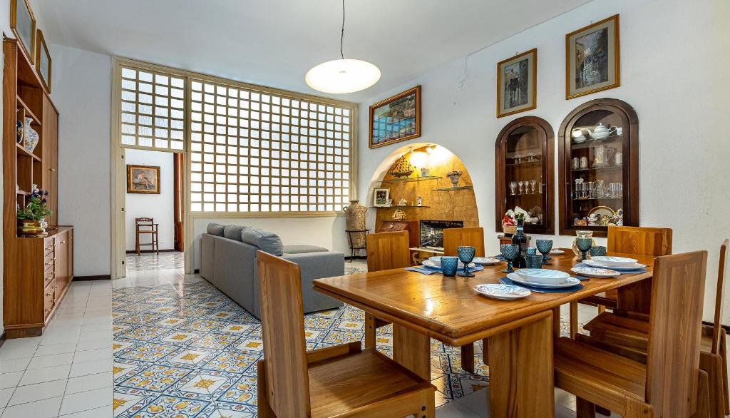 Domus Memè, Sorrento