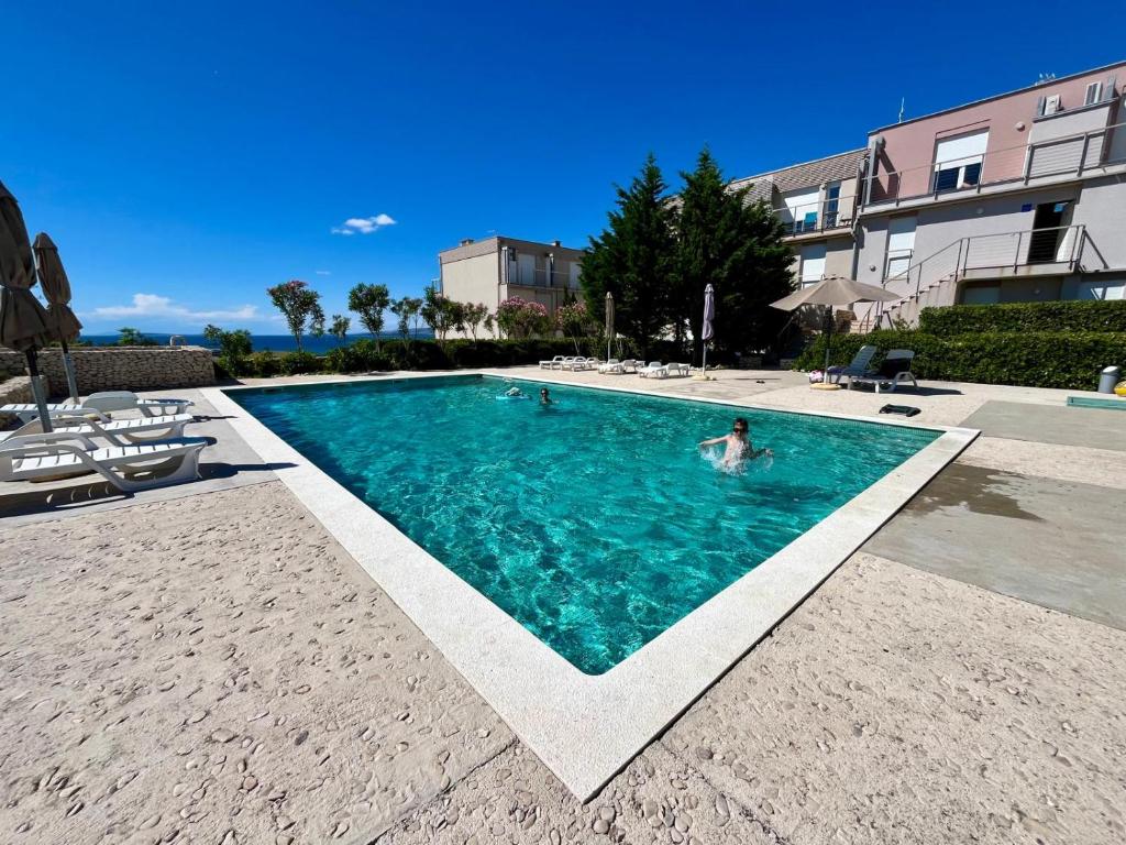 Sea Around, Povljana