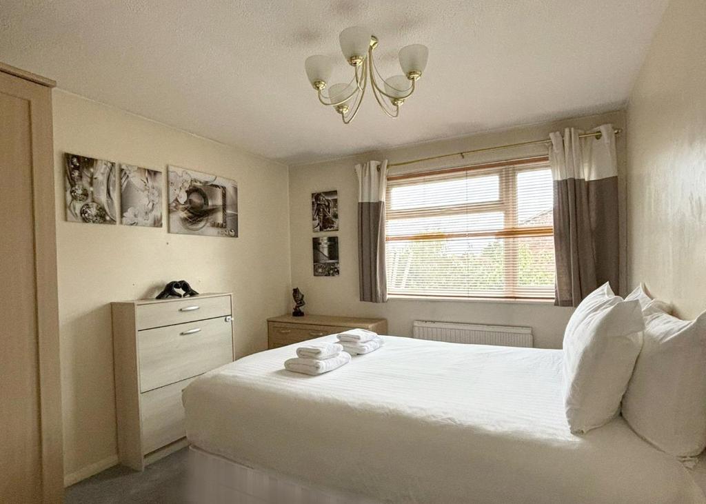 Spacious House Near Cambridge - Free Parking & Garden - Cambridge Homehost, Cambridge