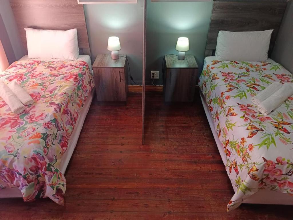 Brix 7 single beds, Johannesburg