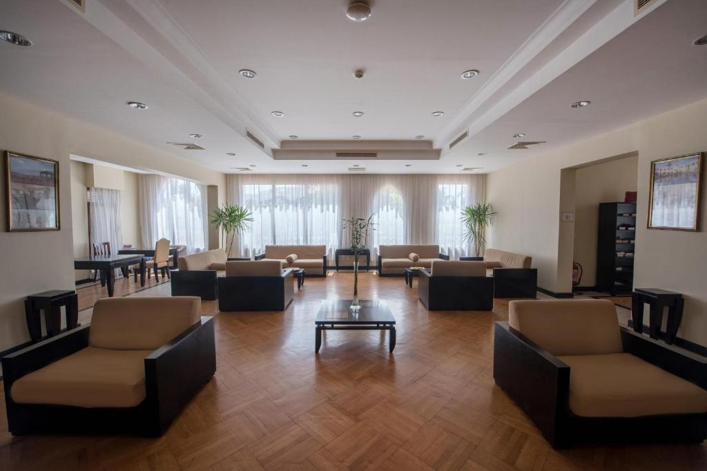 フロント・ロビー