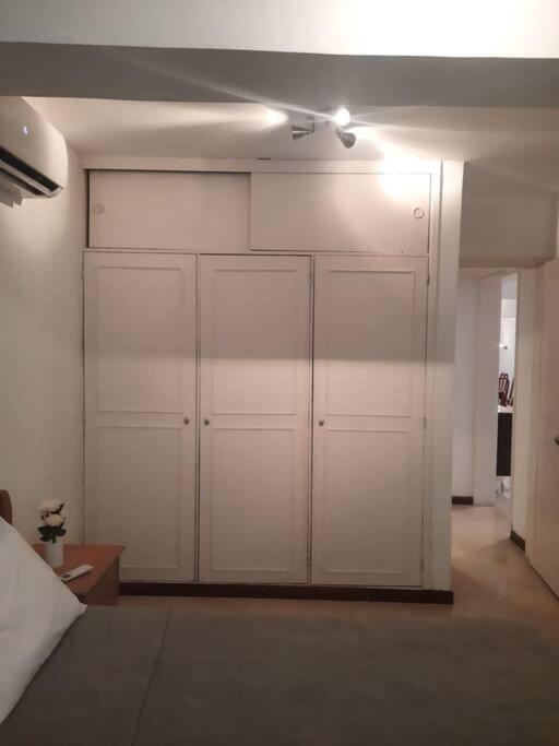 Amplia y moderna casa en Urb Chuao - 2