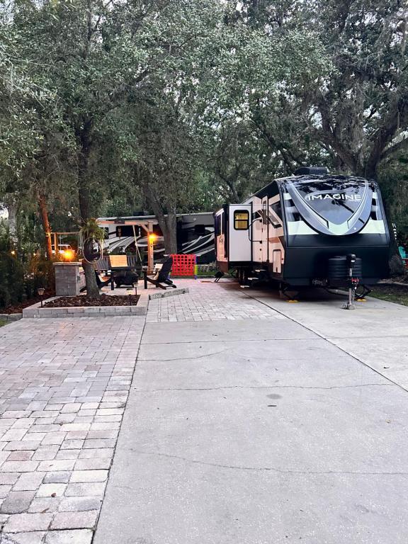 Camper RV in River Ranch, River Ranch