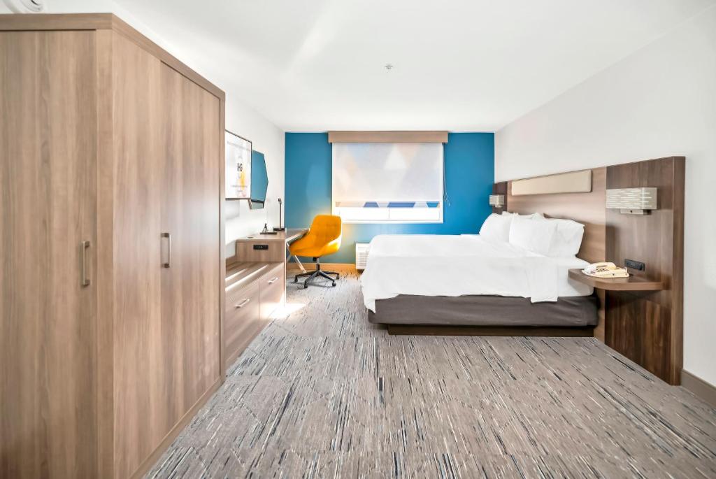 Holiday Inn Express Palestine By IHG