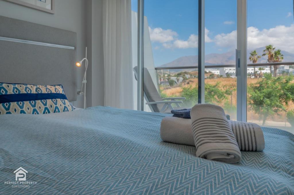 Edge Luxury Beachfront 3BR, 3 pools, spa, gym - 5