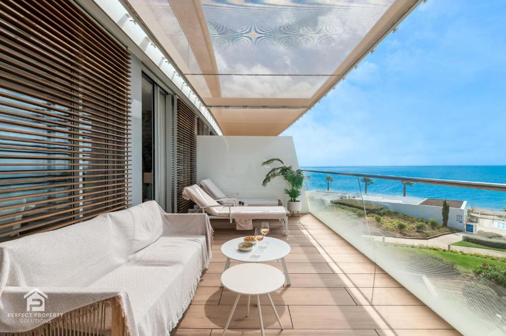 Edge Luxury Beachfront 3BR, 3 pools, spa, gym - 3