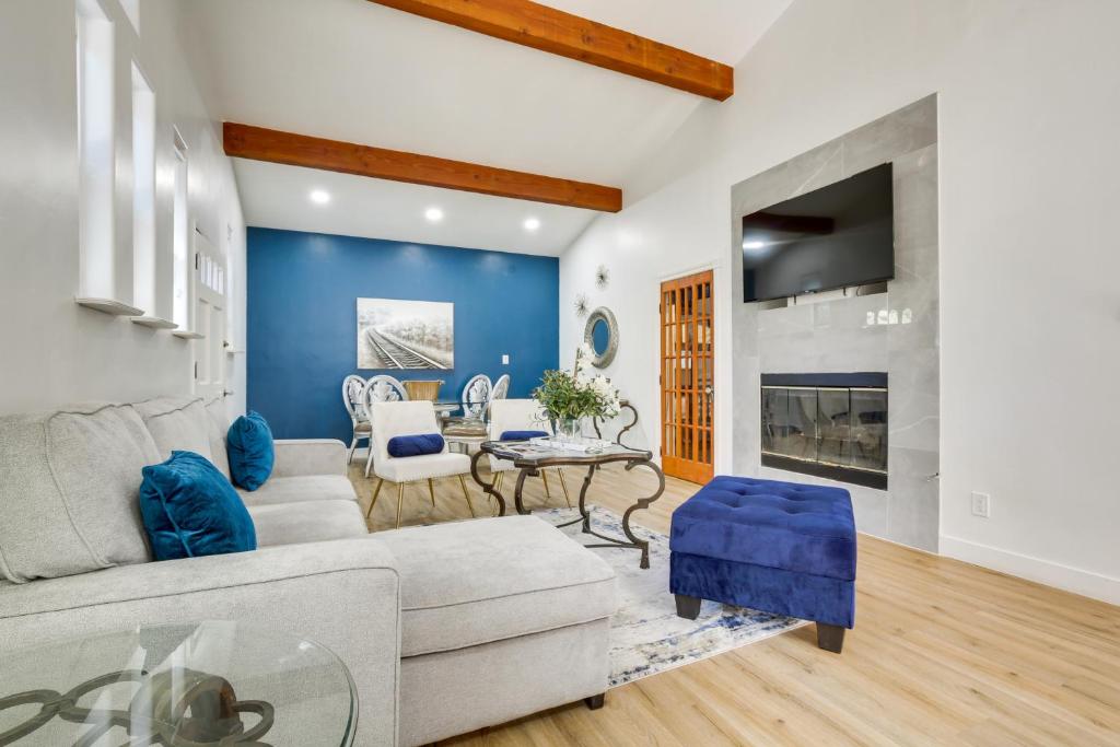 Lake Arrowhead Hideaway with Deck and Hot Tub, Lake Arrowhead