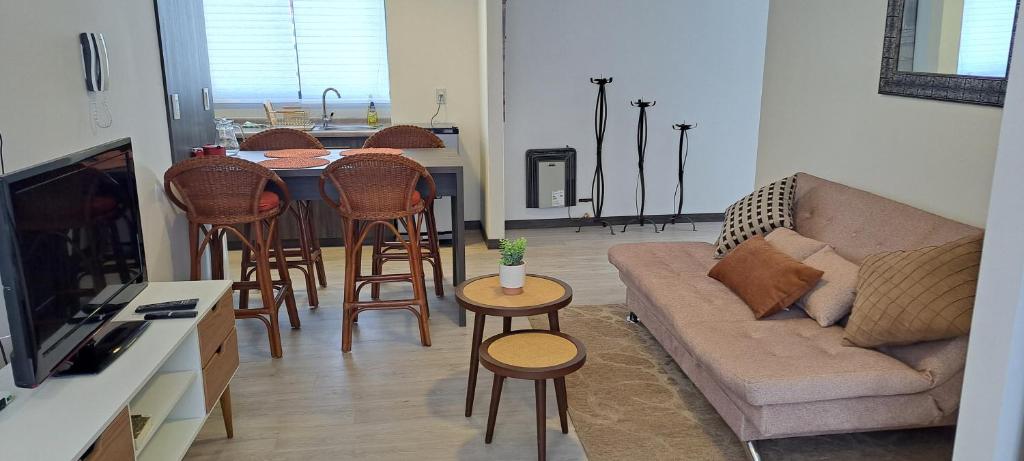 Penthouse titanium mac - 4