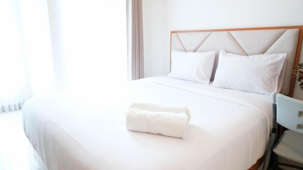 Calm Studio at Supermall Mansion Apartment Benson Tower By Travelio, Surabaja