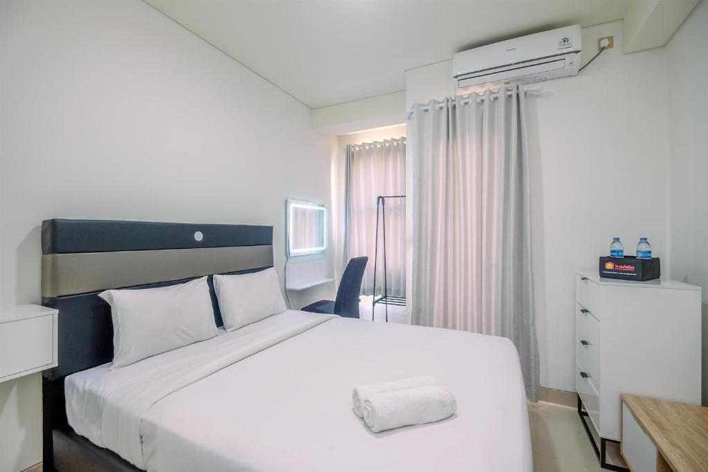 Comfy and Modern Studio Transpark Cibubur Apartment By Travelio, Depok