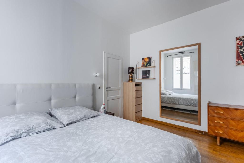 Grand appt 2 Ch proche Champs Elysees Montmartre - 4
