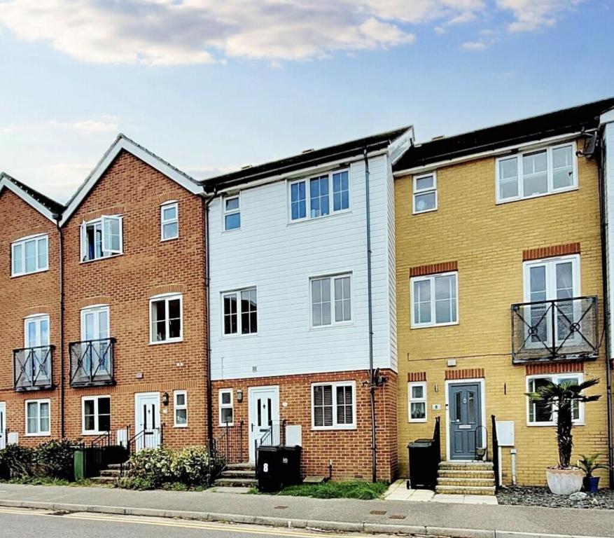Cozy Seafront Escape, Eastbourne