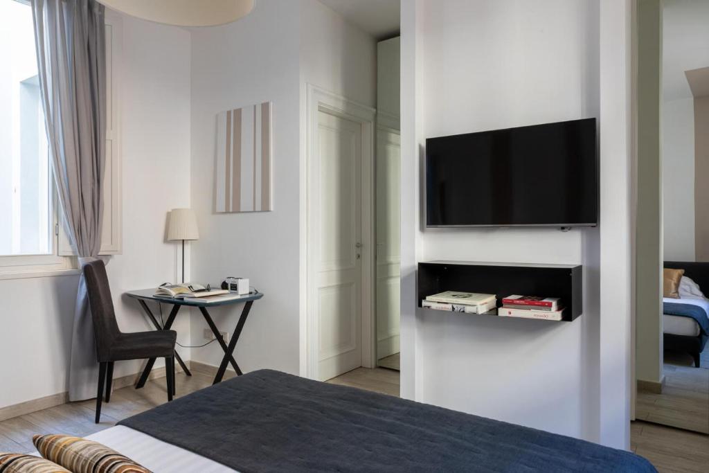 Hotel Room 2
