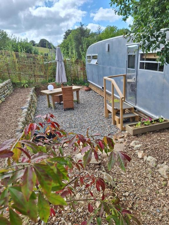 Airstream style caravan with optional hot tub, Lostwithiel