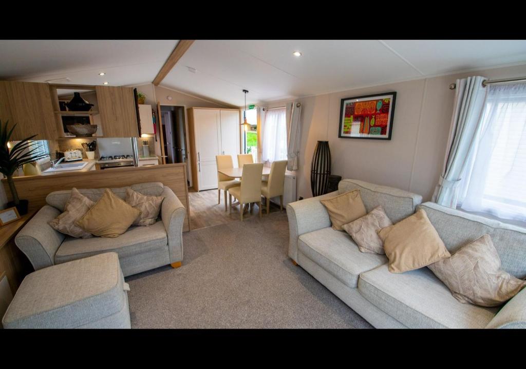 35 Redwood - Beauport Park, Hastings, Hastings