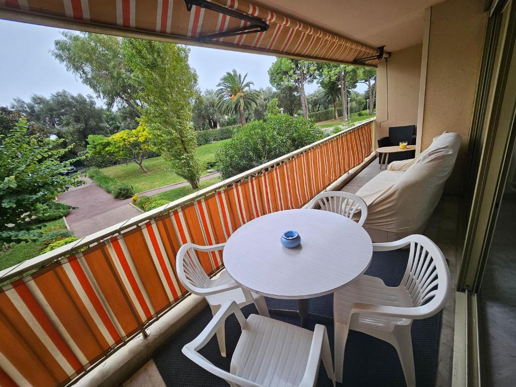 La Terrasse des Pins Spacieux et Familial - 4