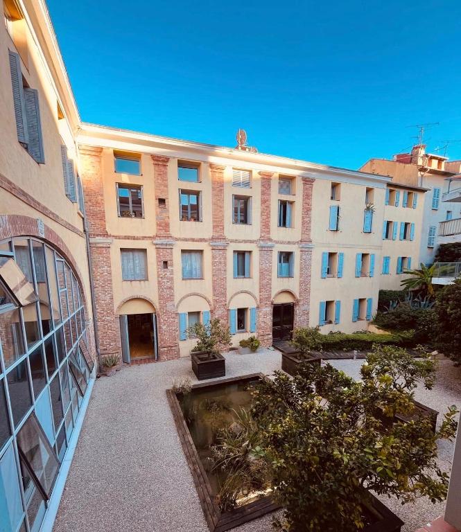 MACE Appartement avec SPA dans quartier Historique Exclusif Calme Coeur d'Antibes - 1