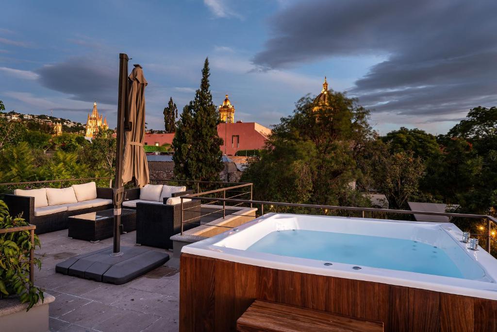 Casa Quebrada, New 3BR Modern Home in Centro - 5