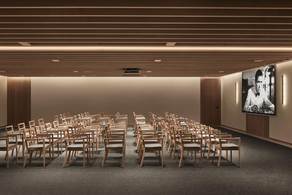 Toplantı odası / Geniş salon
