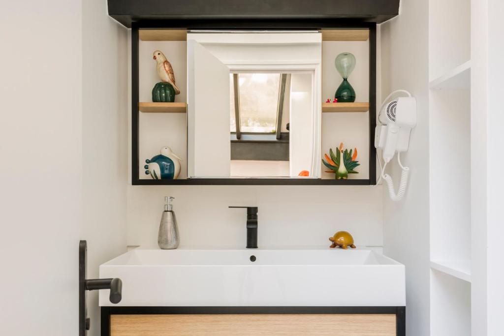 Relais Cocorico Artist Studio glass roof with AC - 3