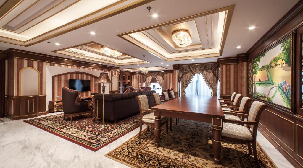 Highly rated by business travelers