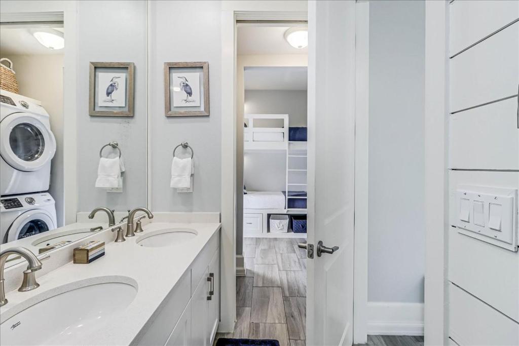 Flying Dolphin TC 10201, Port Aransas