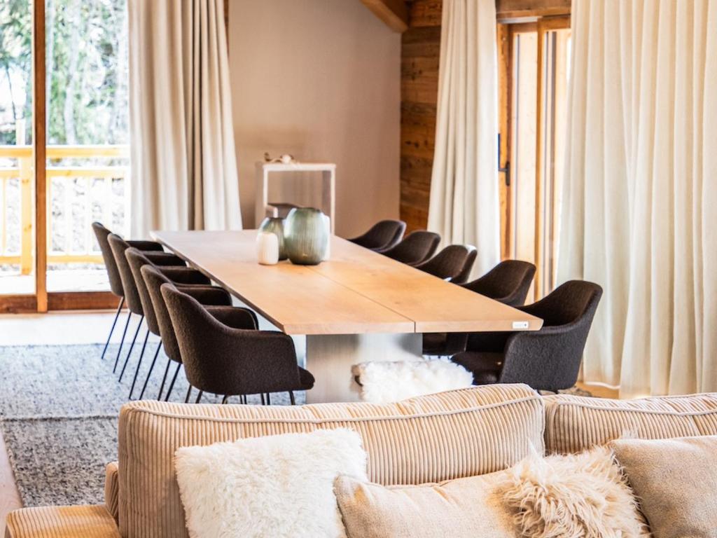 Chalet de luxe aux Gets avec jacuzzi, sauna, Wi-Fi, parking - FR-1-671-272 - 4