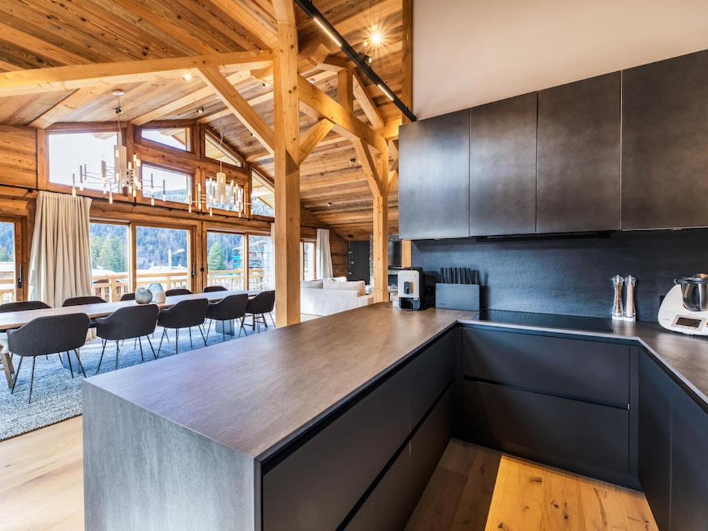 Chalet de luxe aux Gets avec jacuzzi, sauna, Wi-Fi, parking - FR-1-671-272 - 5