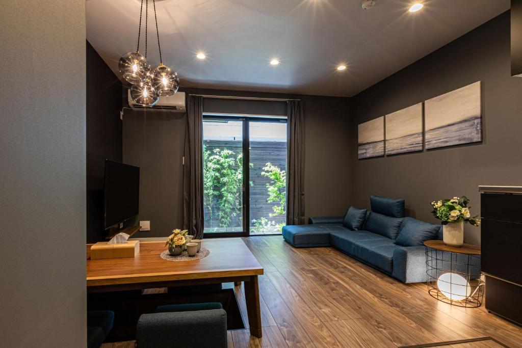 J S暁宅-淡海 tankai, Ósaka