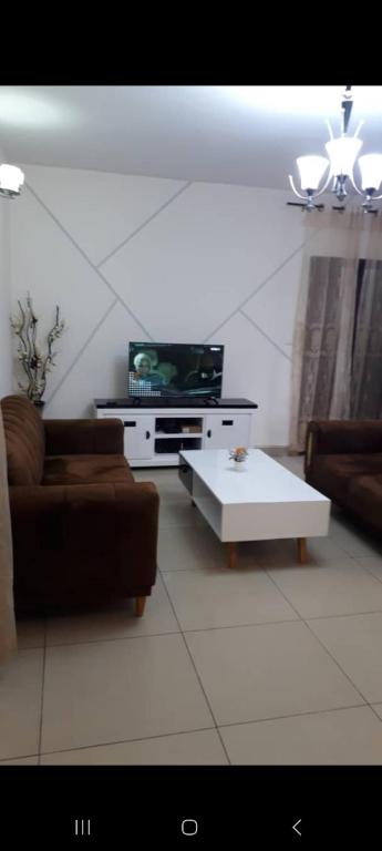 Chez Jo Trois, Simbok