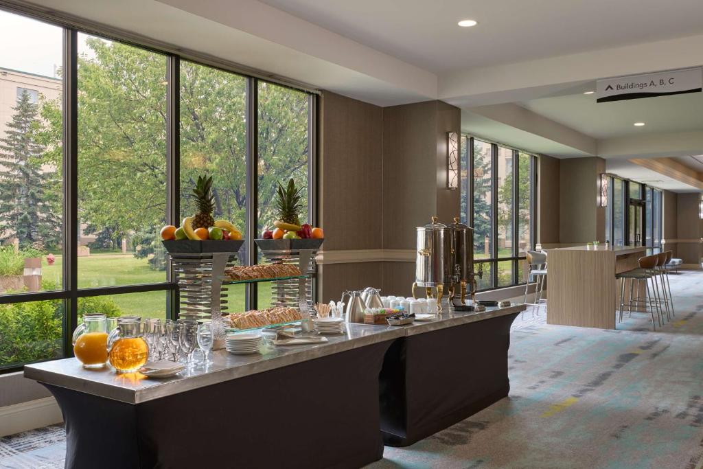 미니애폴리스 호텔 로비 전경