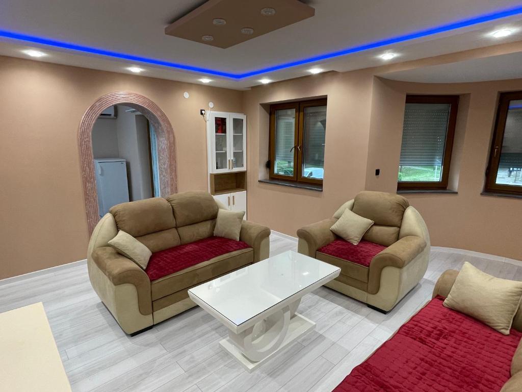 Apartman D&L, Apatin