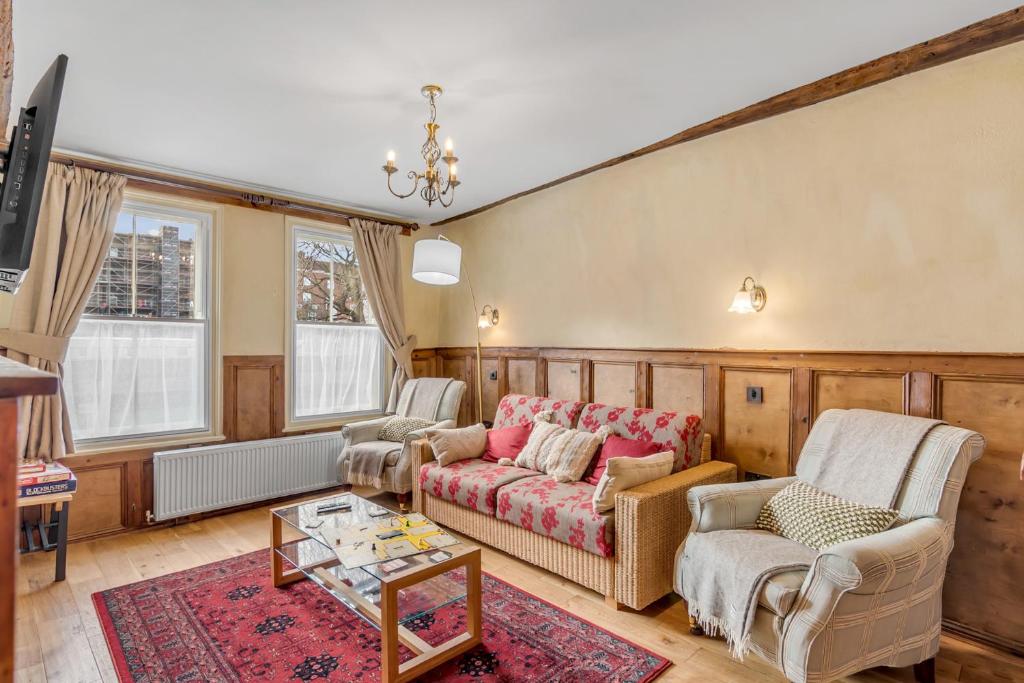 15A St Giles with parking, Norwich