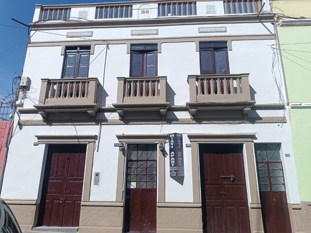Misti Apartment Hostal - 1