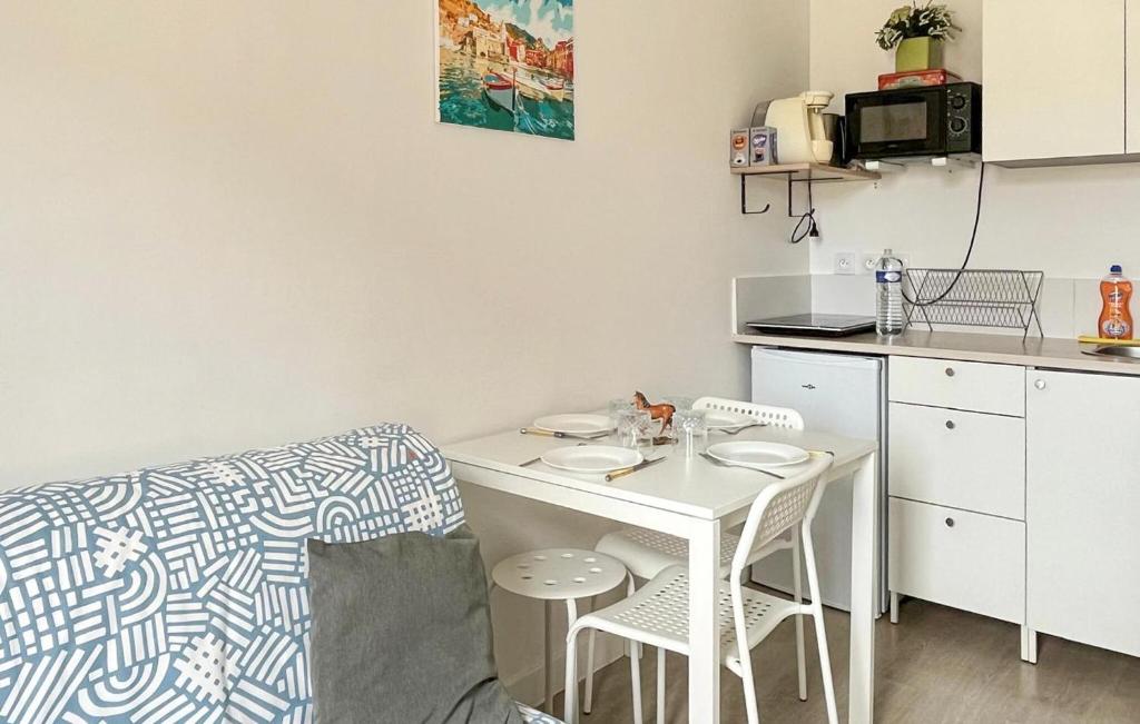 Stunning Apartment In Berck Plage With Wifi - 3
